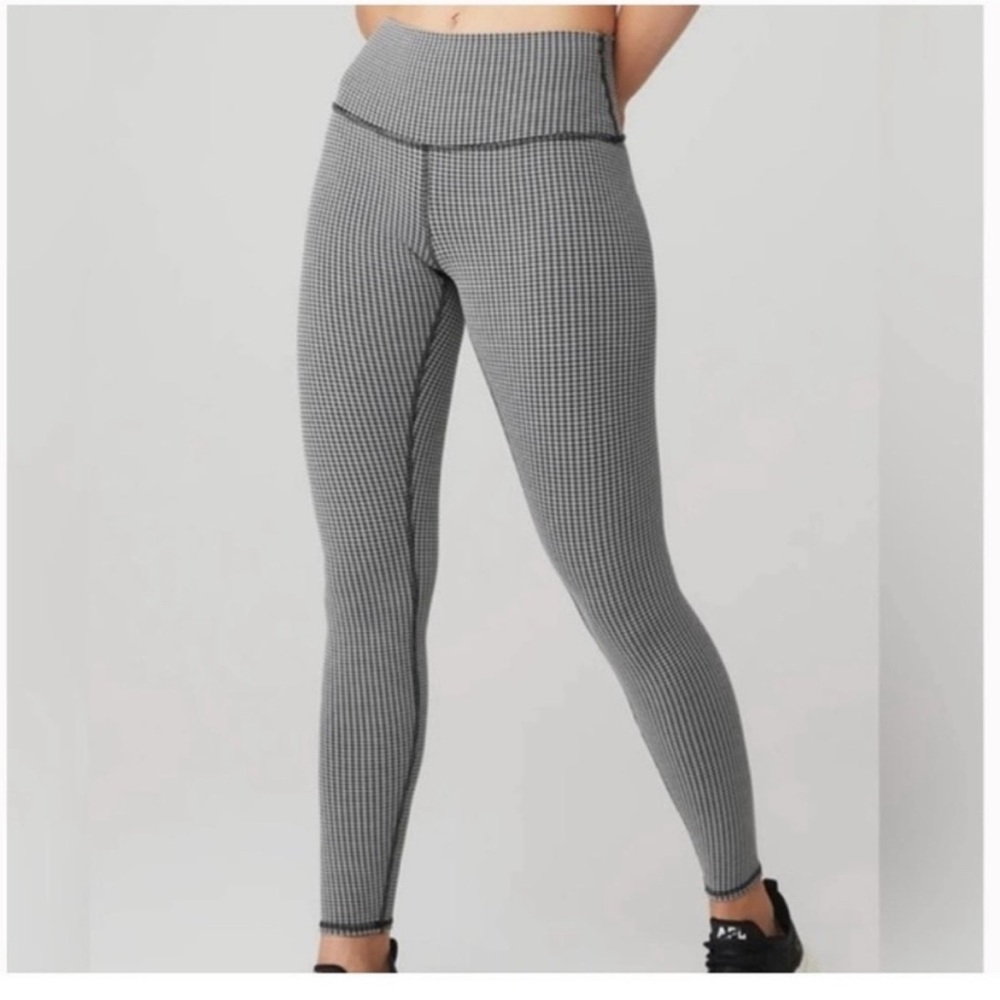 EUC Alo Yoga Black and White Plaid Legging - Picture 5 of 6